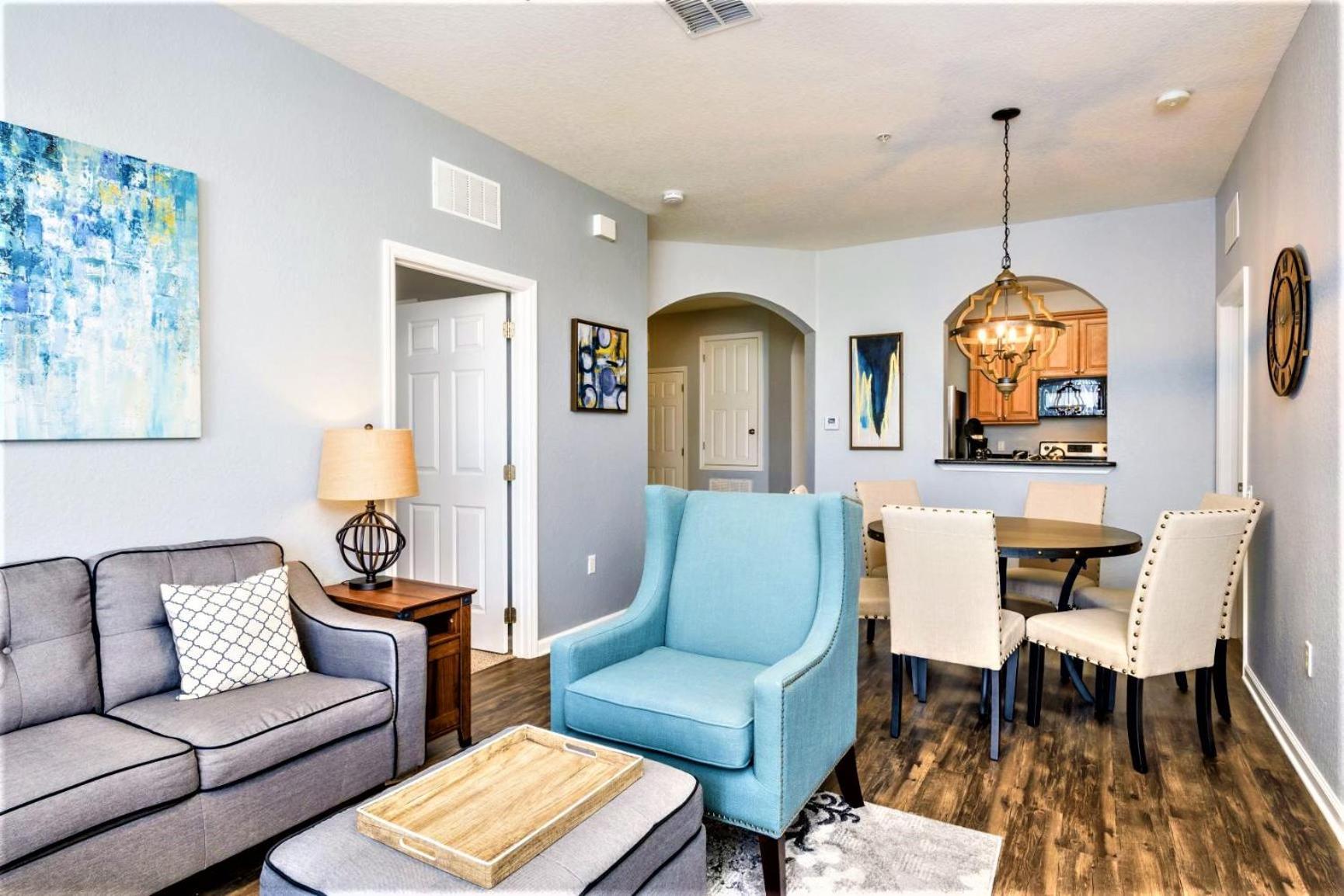 Deluxe Three-Bedroom Apartment,1612957962:JPEG